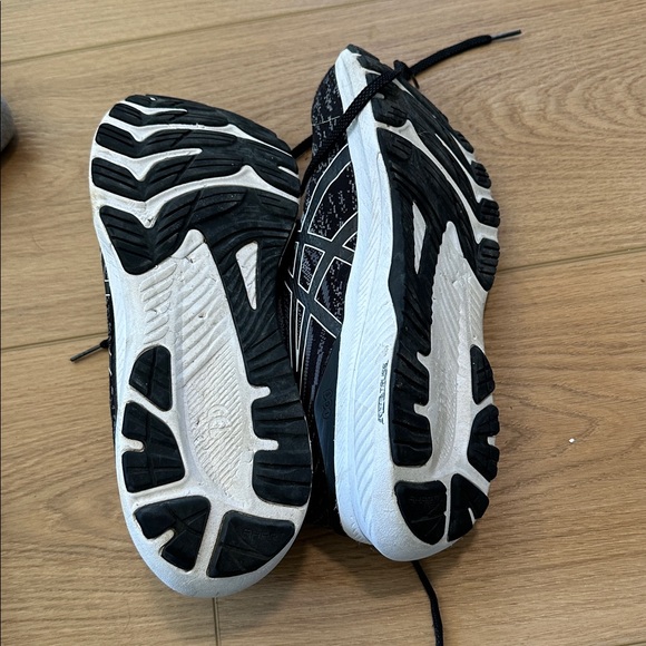 Men's ASICS Athletic Shoes - Picture 7 of 7